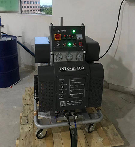 聚脲施工專用噴涂機(jī)(圖1) H5600聚脲施工專用噴涂機(jī)