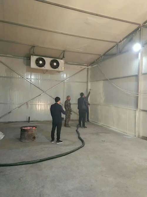 高層冷庫外墻保溫施工機械(圖1) 高層冷庫外墻保溫施工機械
