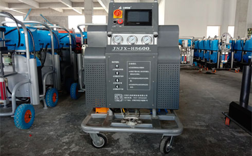 聚氨酯泡沫深冷保溫施工發(fā)泡機(圖1) H5600聚氨酯保溫發(fā)泡機