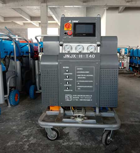 什么東西噴涂到泡沫上增加硬度(圖1) JNJX-H-T40聚脲料噴涂設(shè)備